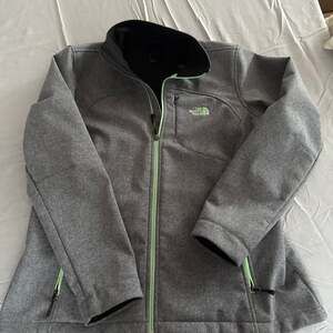 The North Face Women's Apex Bionic Softshell Jacket, Grey/Green, Size xl
